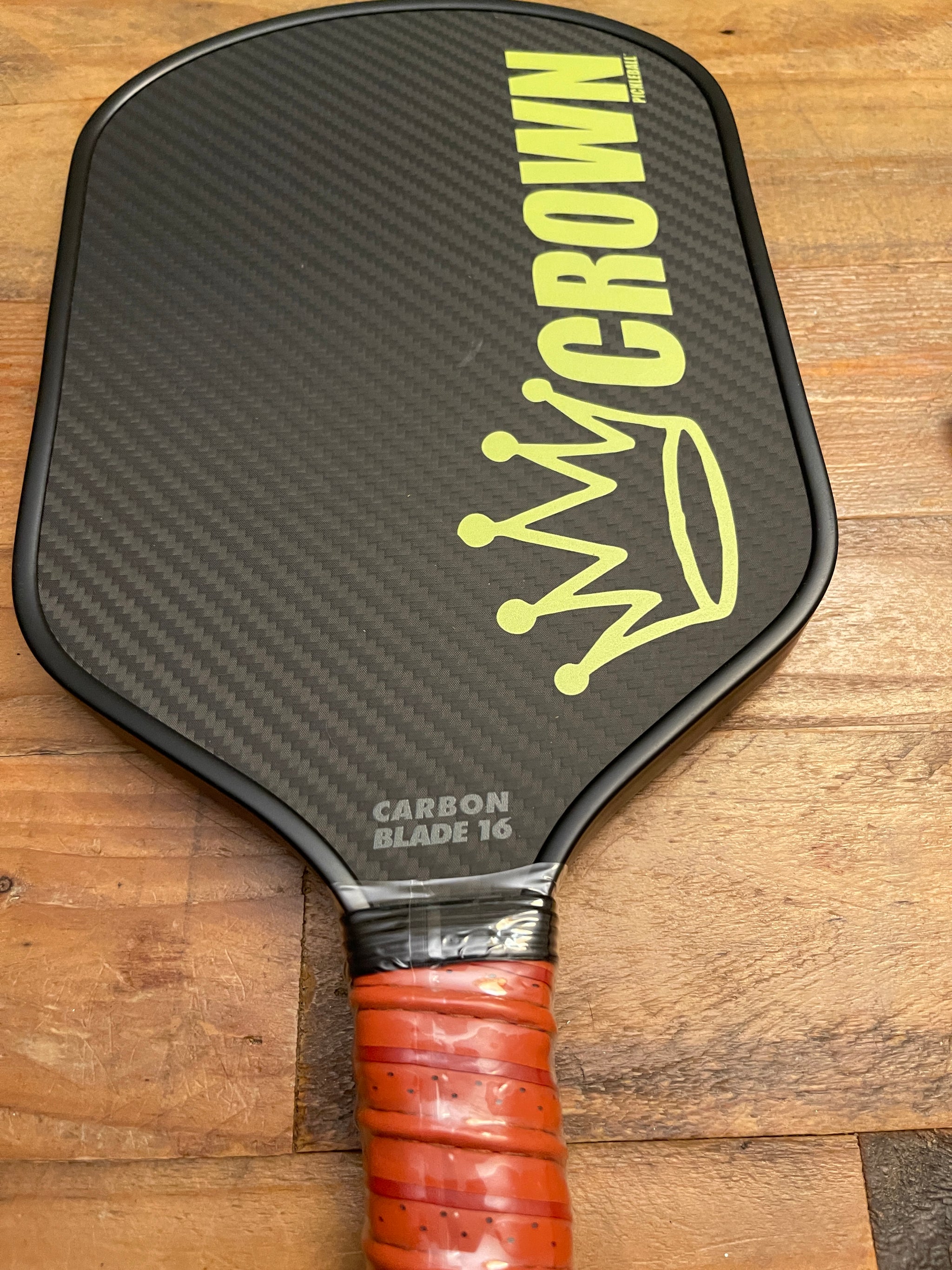 CROWN PICKLEBALL - Carbon Blade 16 (BLACK Paddle)