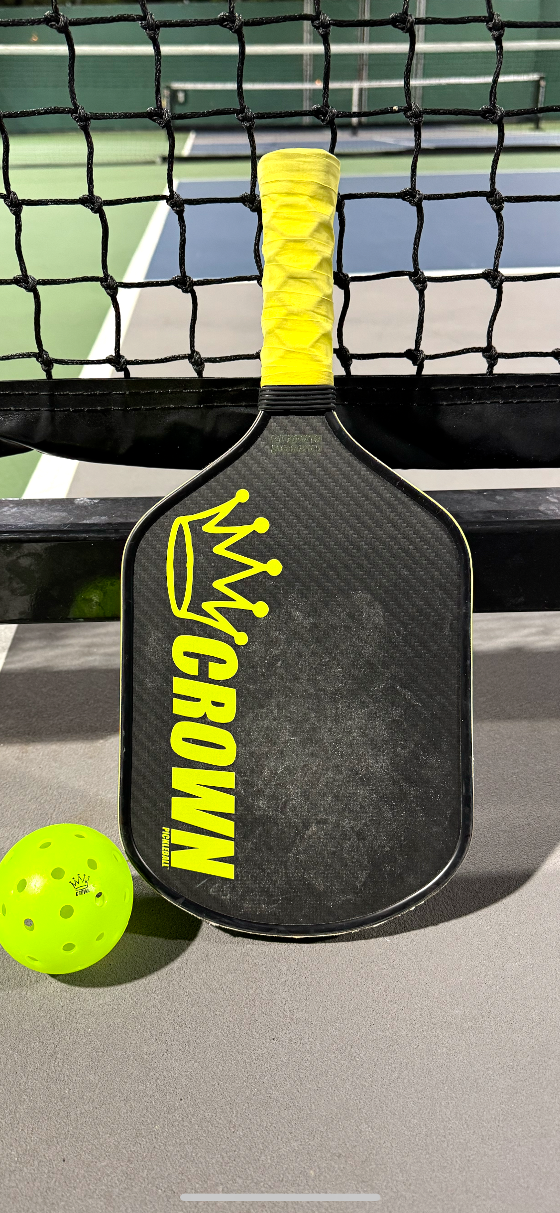 CROWN PICKLEBALL - Carbon Blade 16 (BLACK Paddle)